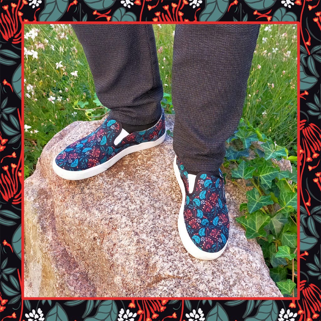 chaussures toile Bucketfeet motif feuilles et fleurs rouges